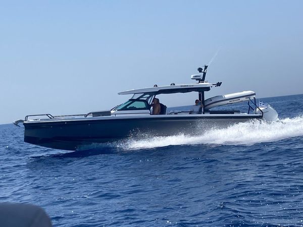 Axopar 37 Sun Top | Enigma