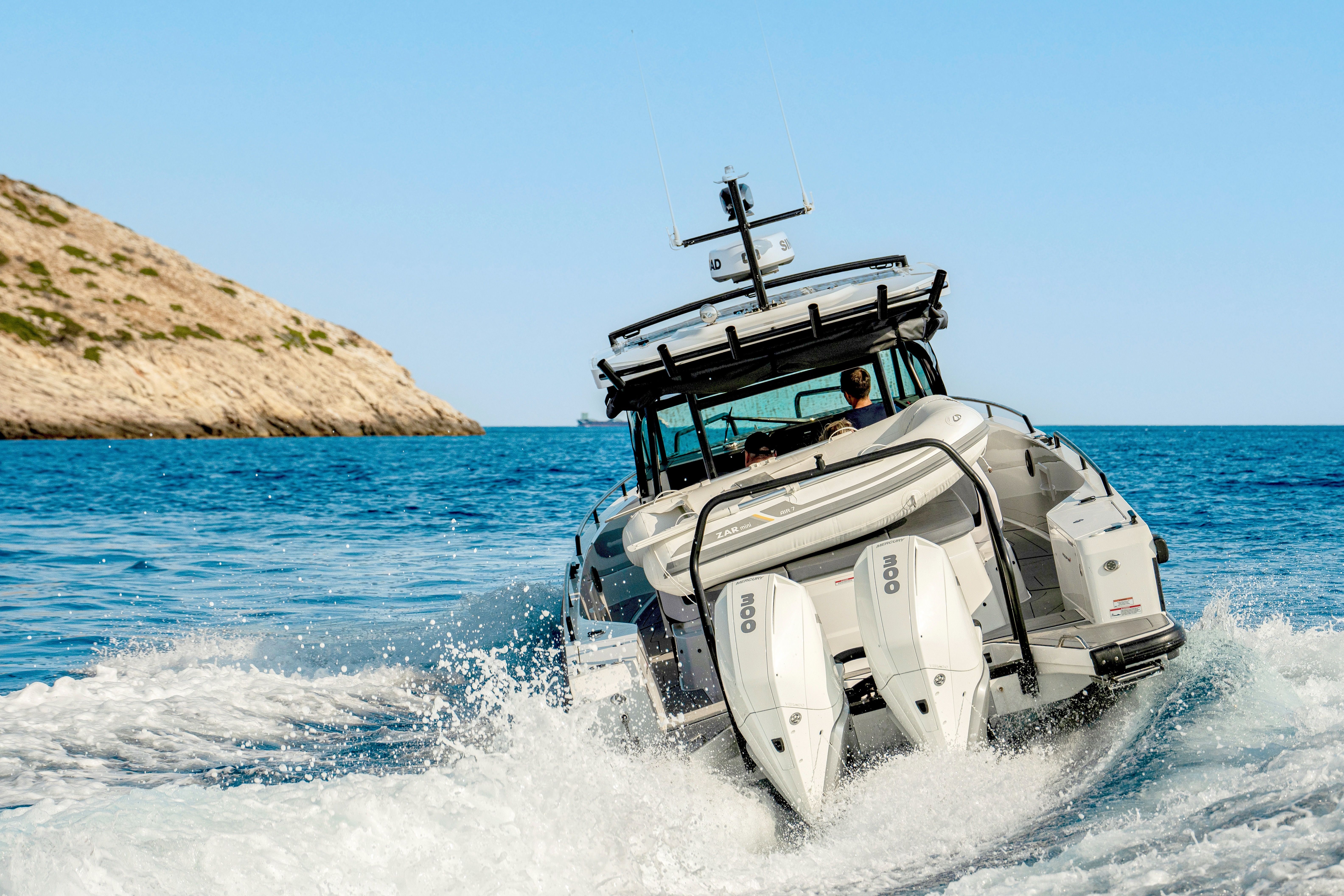 Axopar 37 Sun Top | Enigma