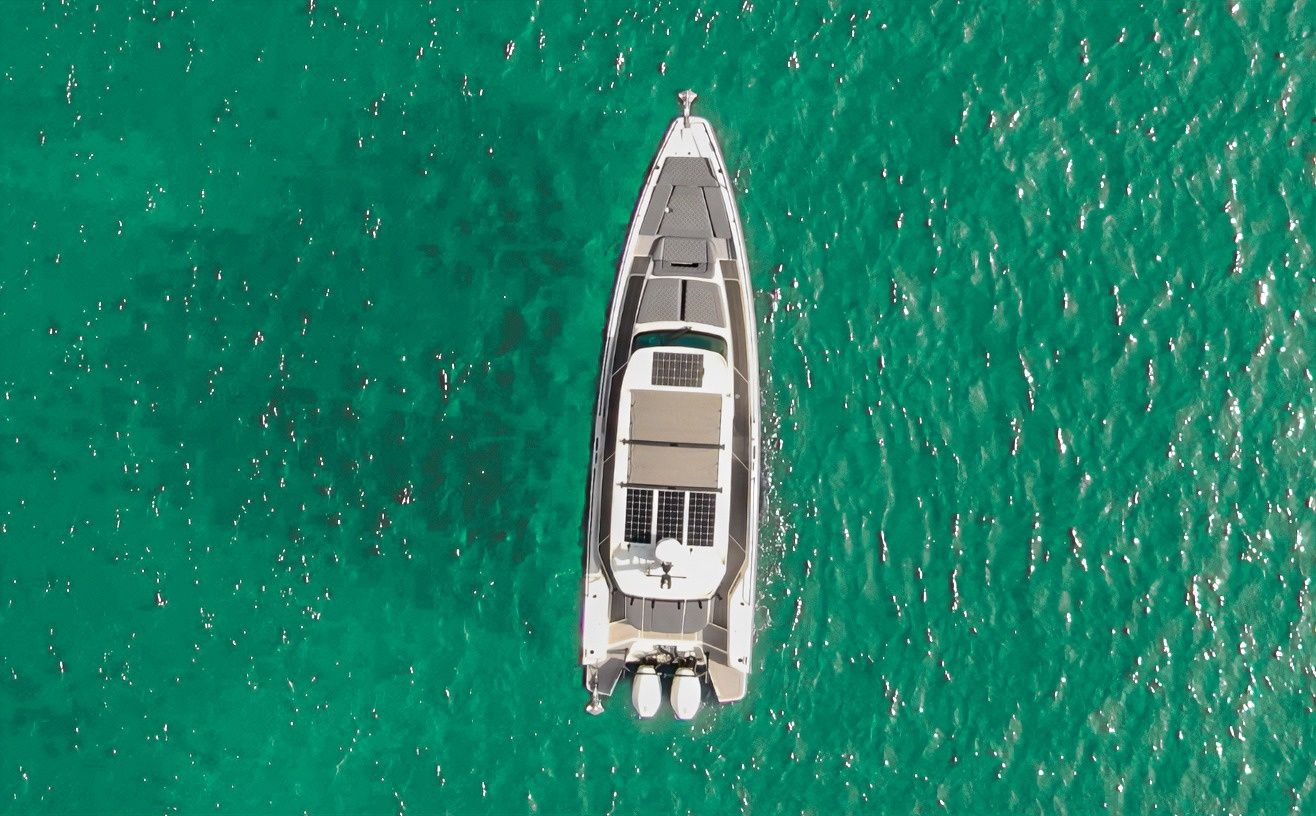 Axopar 37 Sun Top | Enigma