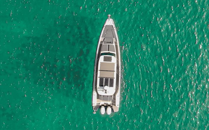 Axopar 37 Sun Top | Enigma