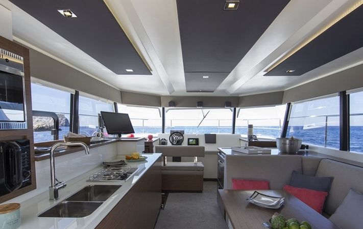 Fountaine Pajot MY 37 | Muscat