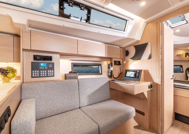 Bavaria C38 | Twelve