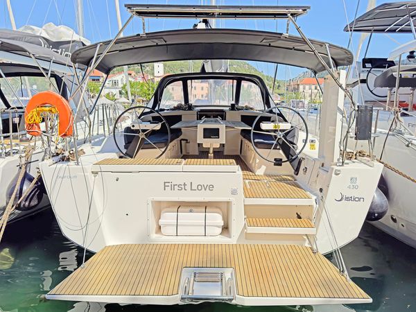 Dufour 430 | First Love