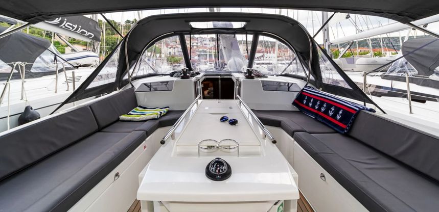 Beneteau Oceanis 40.1 | First Touch