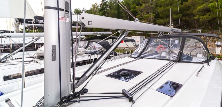 Beneteau Oceanis 40.1 | First Touch