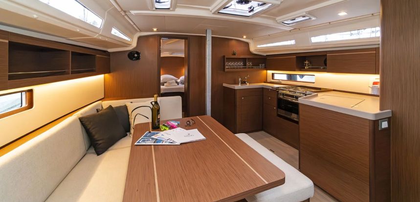 Beneteau Oceanis 40.1 | First Touch