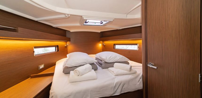 Beneteau Oceanis 40.1 | First Touch