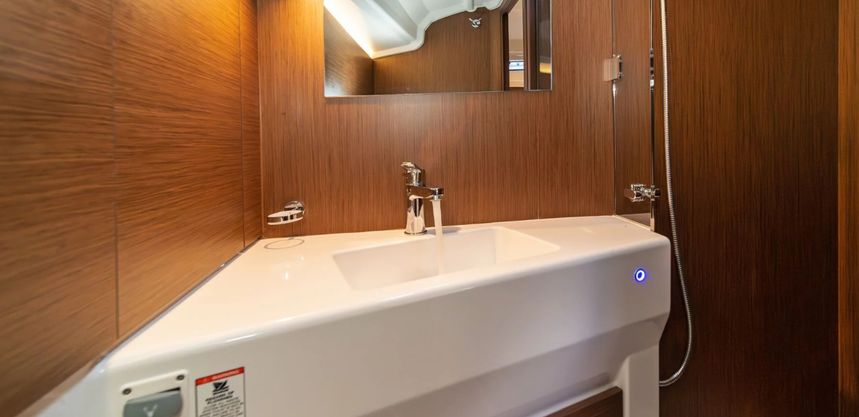 Beneteau Oceanis 40.1 | First Touch