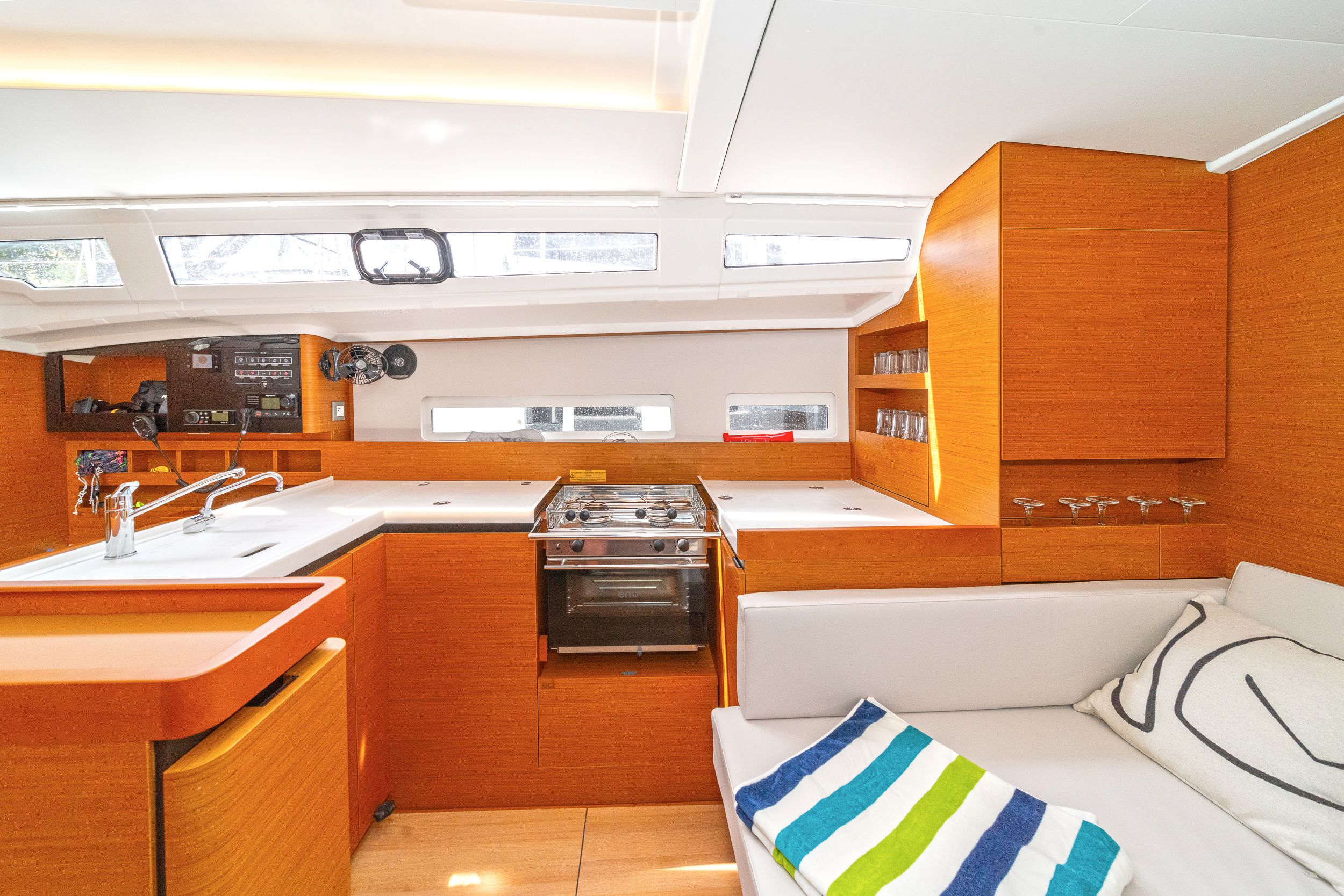 Jeanneau Sun Odyssey 410 | First Date