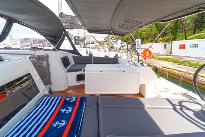 Jeanneau Sun Odyssey 410 | First Date