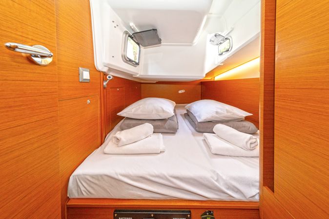 Jeanneau Sun Odyssey 410 | First Date