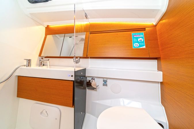 Jeanneau Sun Odyssey 410 | First Date