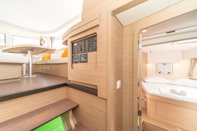 Lagoon 42 | First Dance