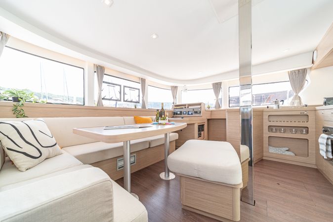 Lagoon 42 | First Dance