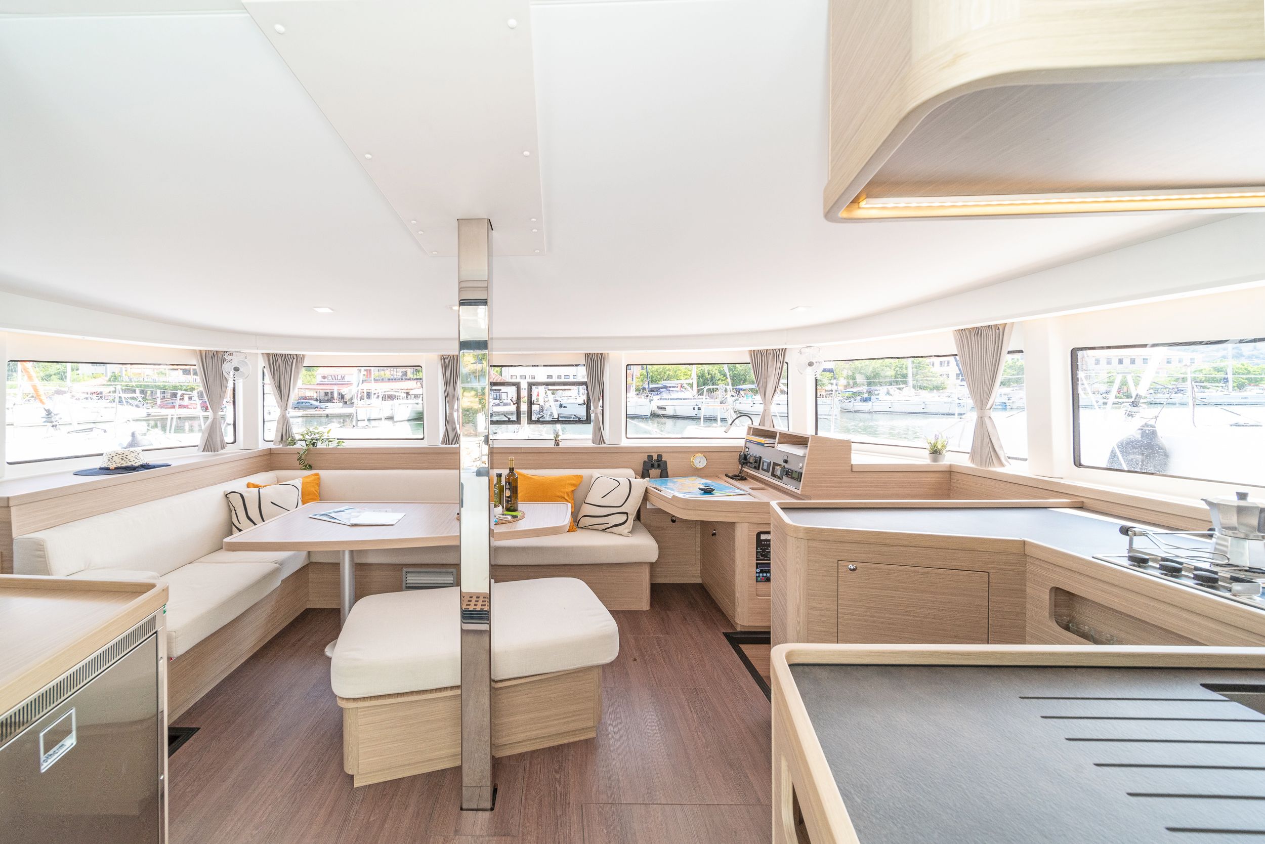 Lagoon 42 | First Dance