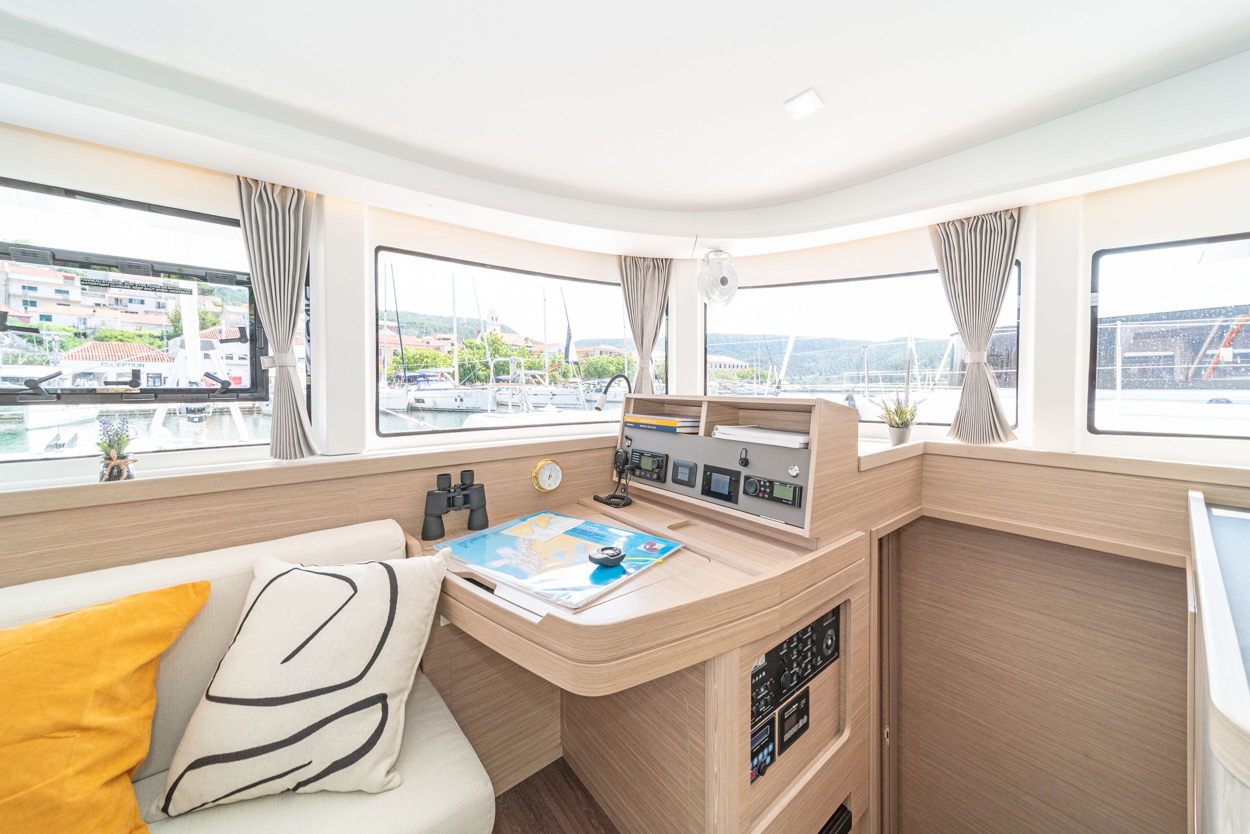 Lagoon 42 | First Dance