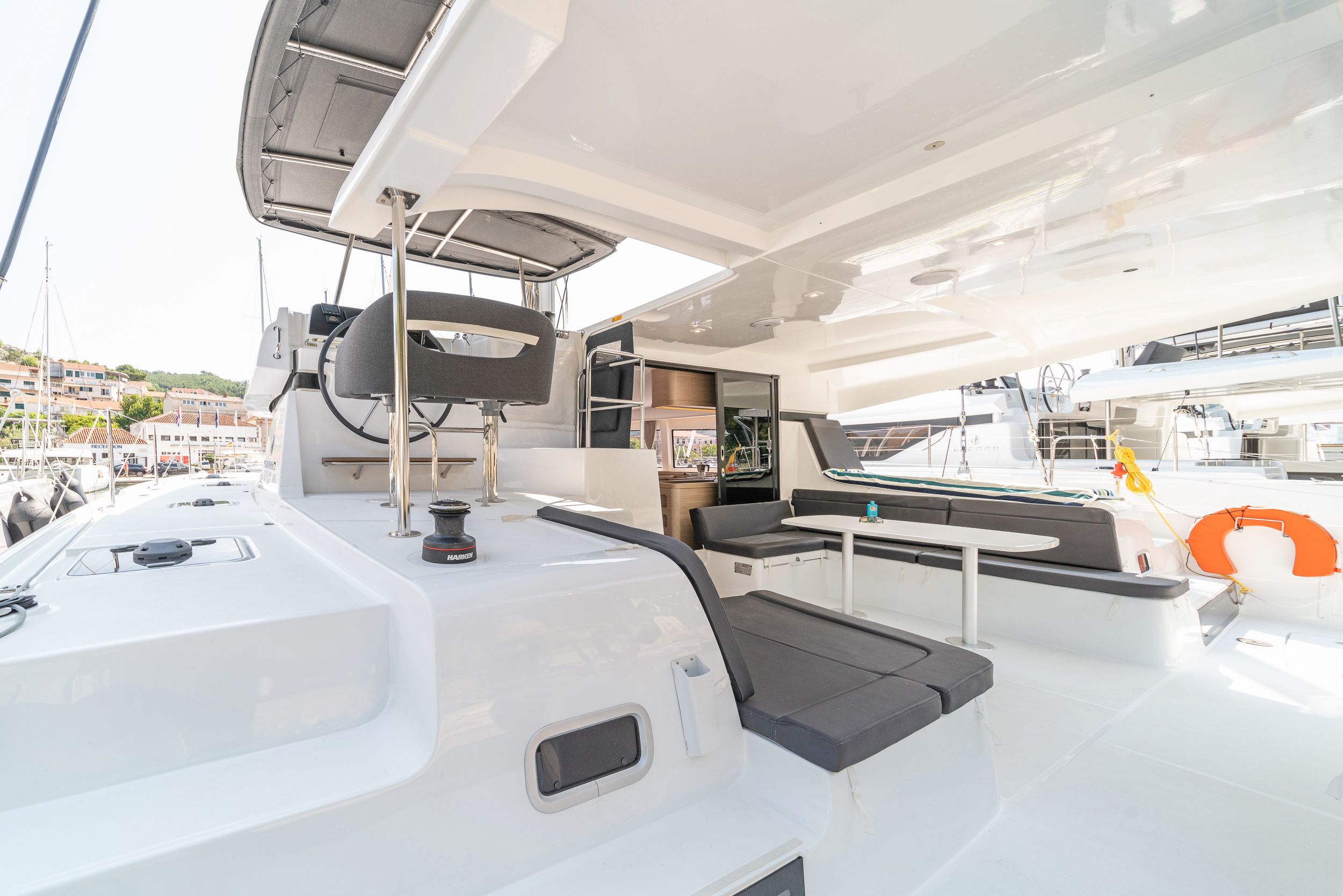 Lagoon 42 | First Dance