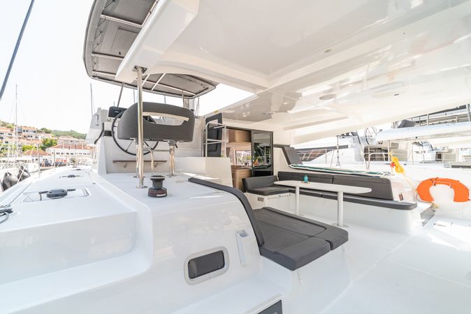 Lagoon 42 | First Dance