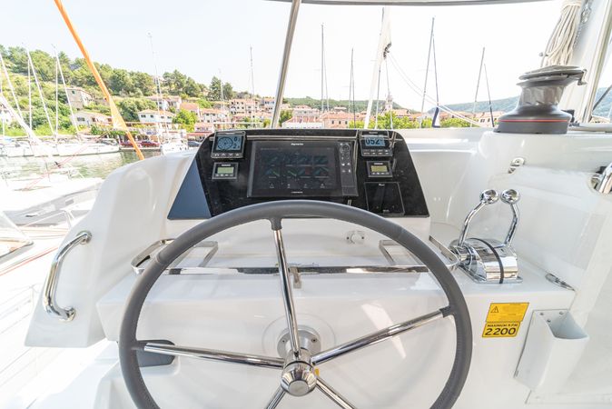 Lagoon 42 | First Dance