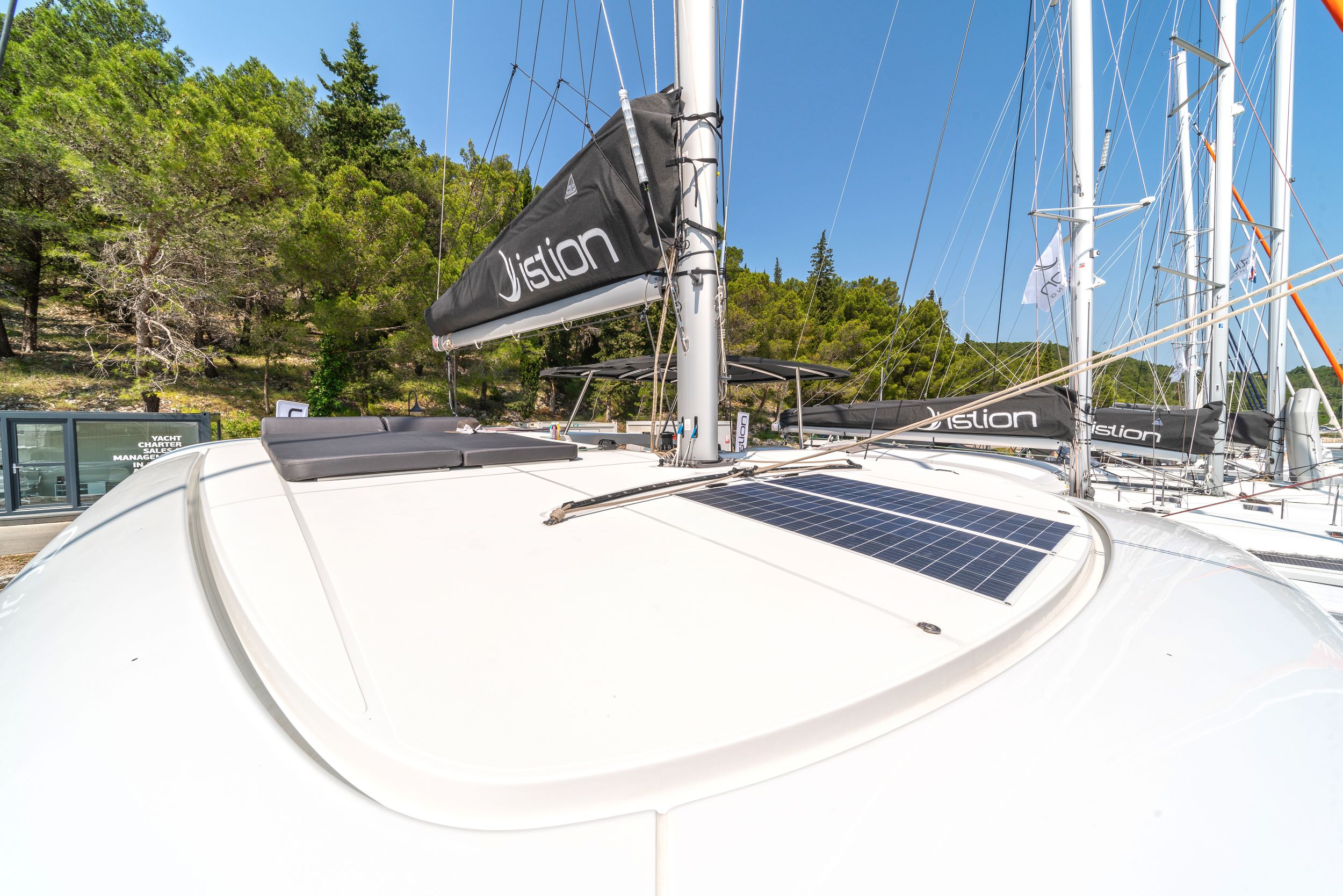 Lagoon 42 | First Dance