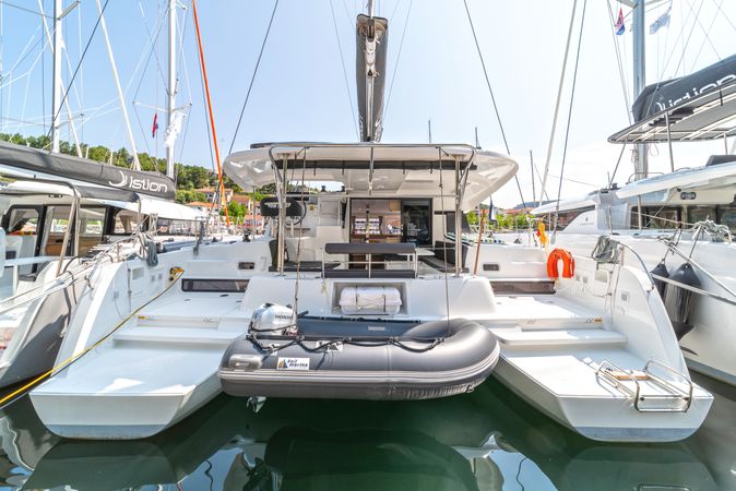 Lagoon 42 | First Dance