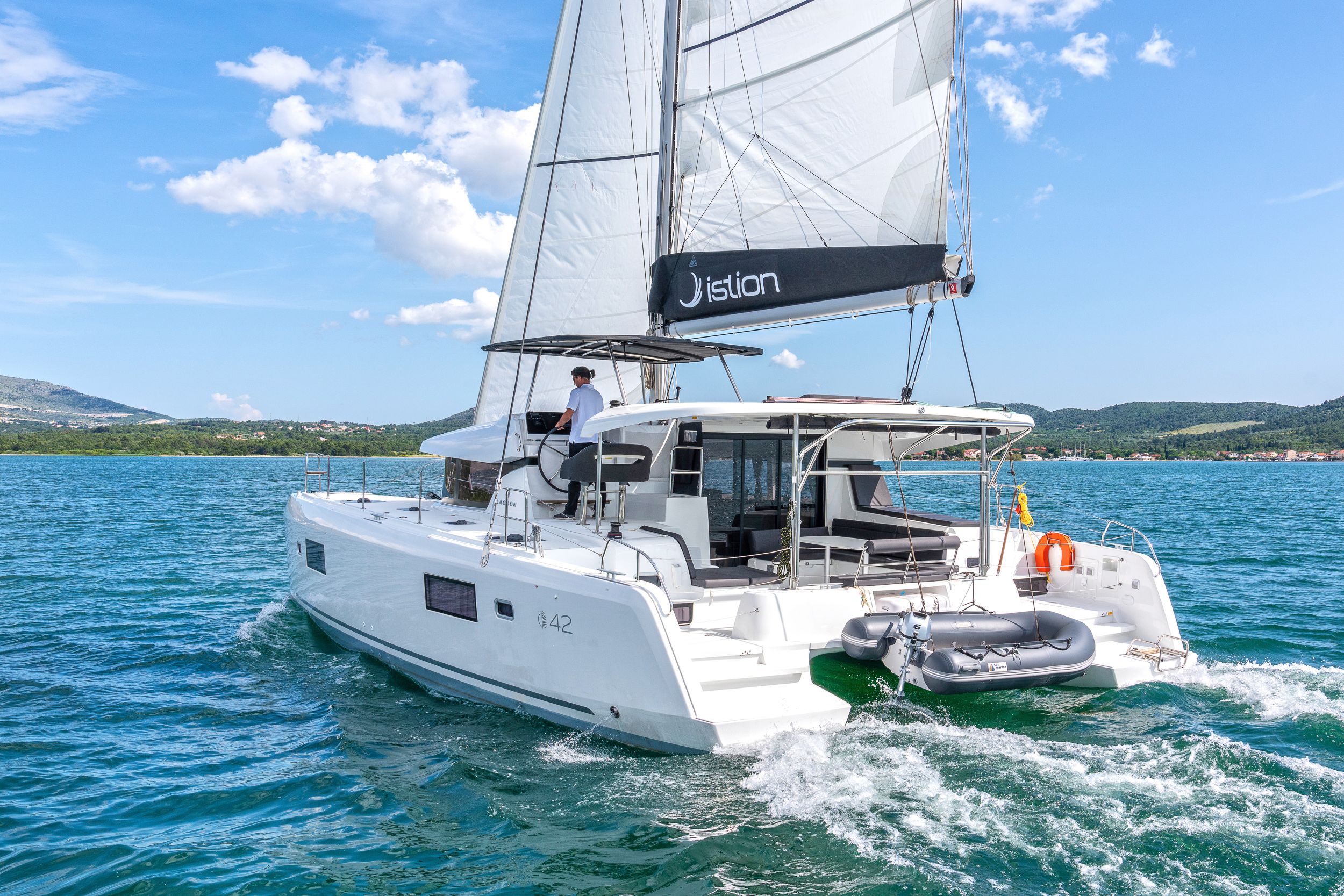 Lagoon 42 | First Dance