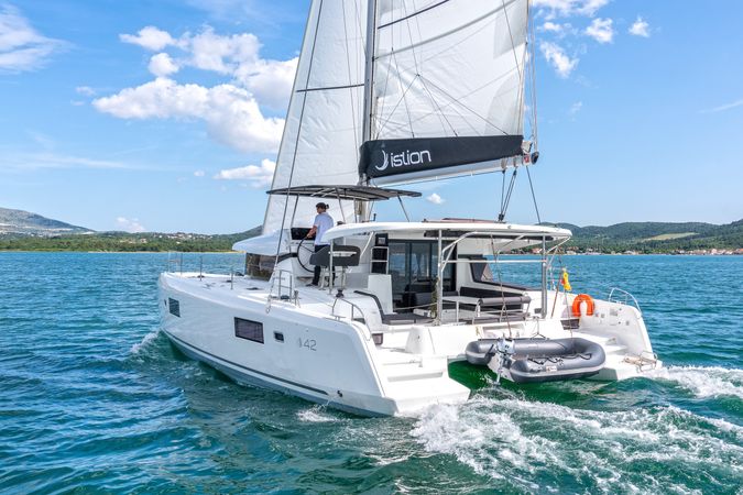 Lagoon 42 | First Dance