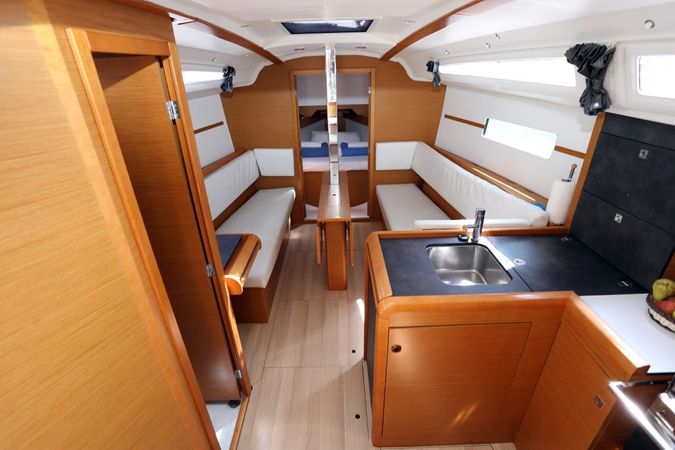 Jeanneau Sun Odyssey 349 | Gin Tonic