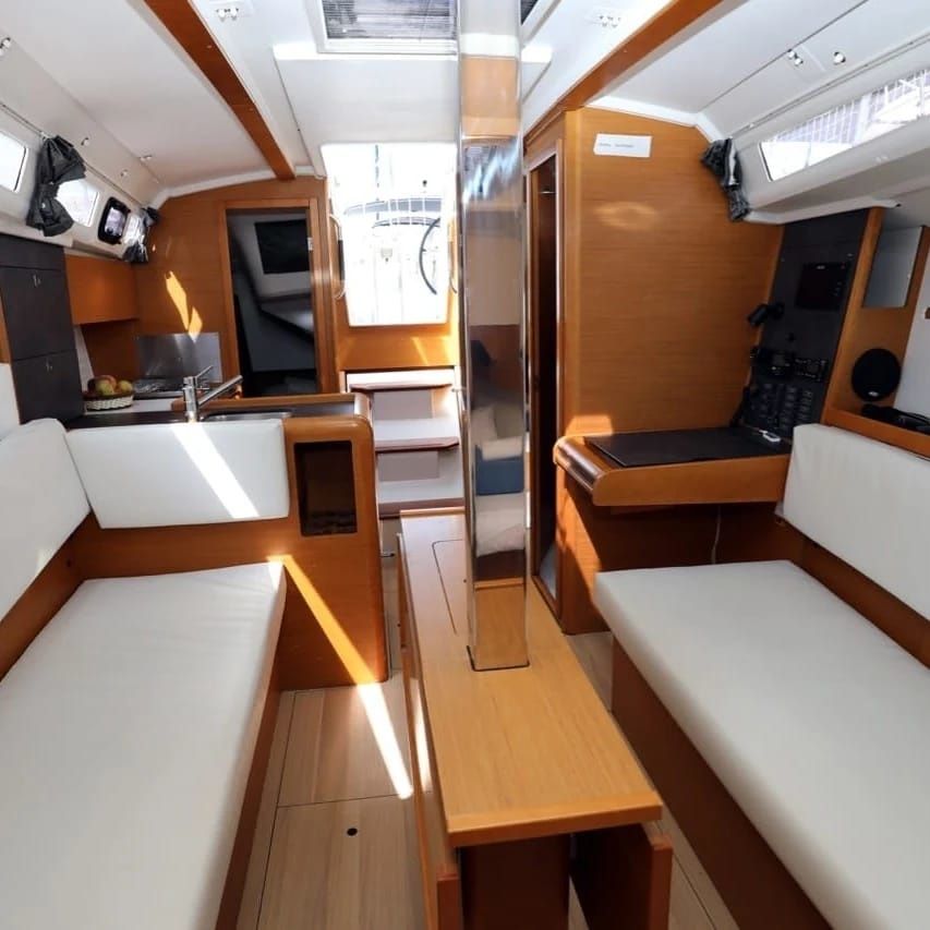 Jeanneau Sun Odyssey 349 | Gin Tonic
