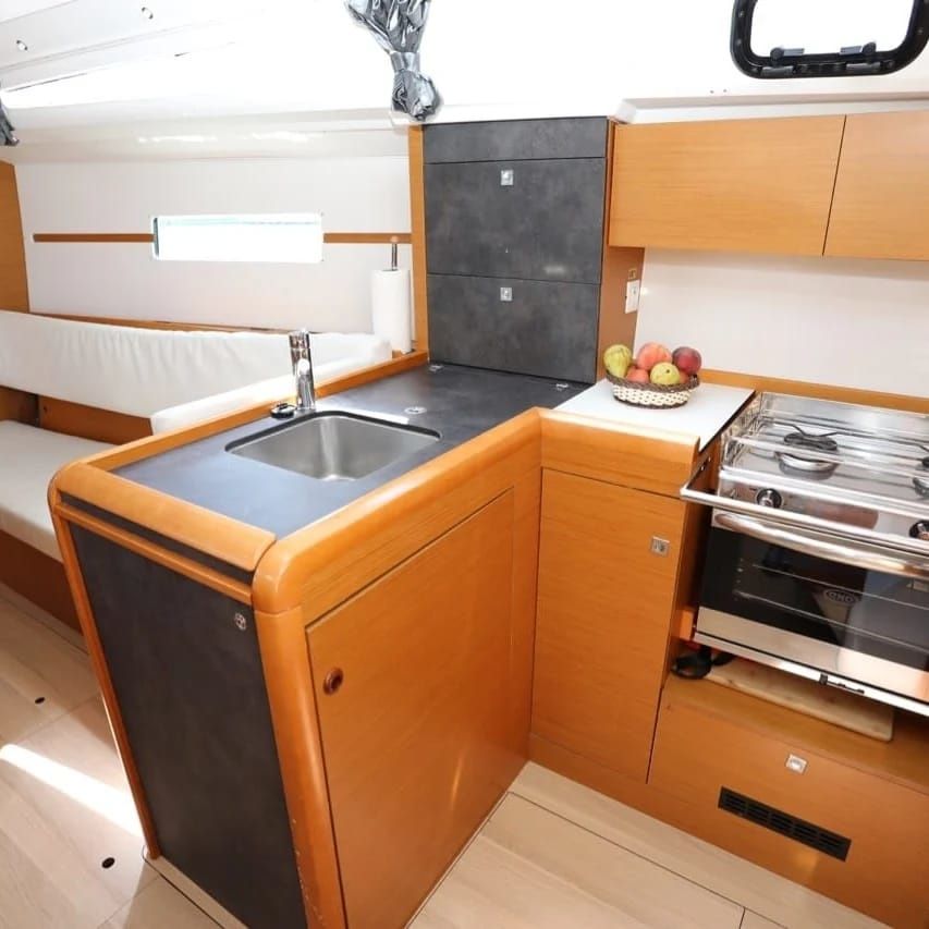 Jeanneau Sun Odyssey 349 | Gin Tonic