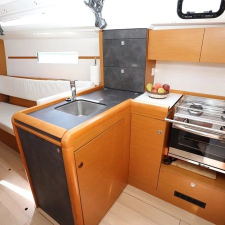 Jeanneau Sun Odyssey 349 | Gin Tonic