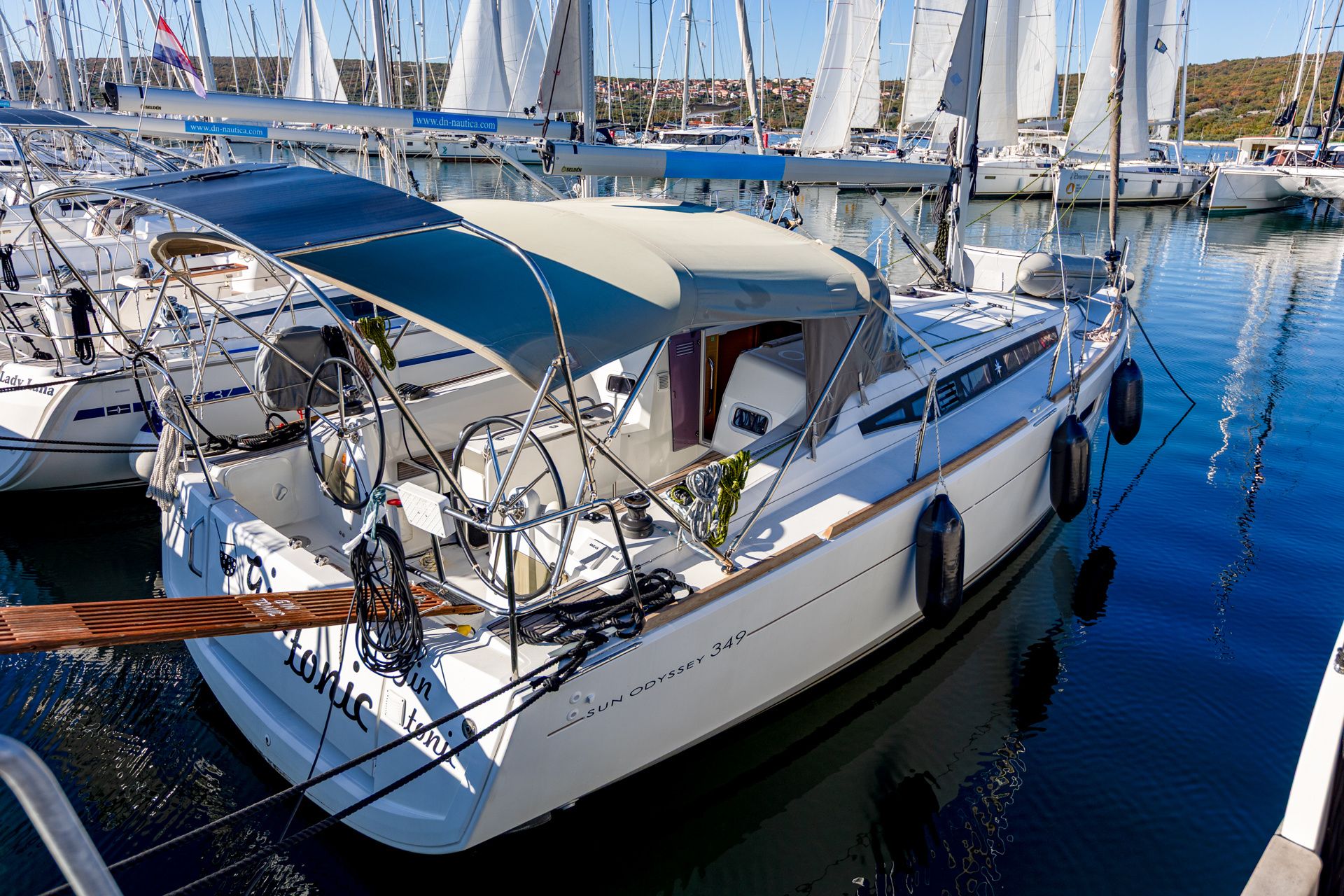 Jeanneau Sun Odyssey 349 | Gin Tonic