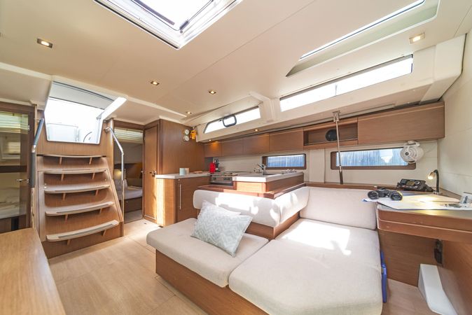 Beneteau Oceanis 51.1 | First Heartbeat