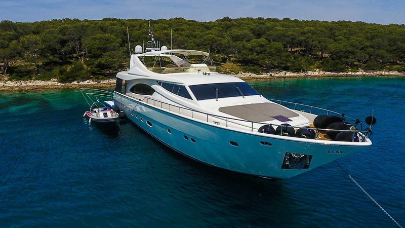 Ferretti 880 | Miss Katariina