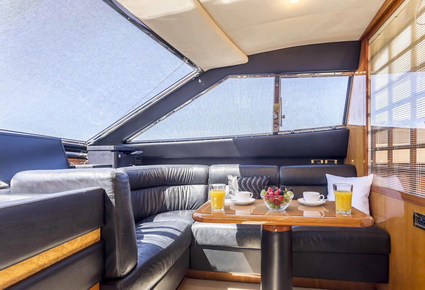 Ferretti 880 | Miss Katariina