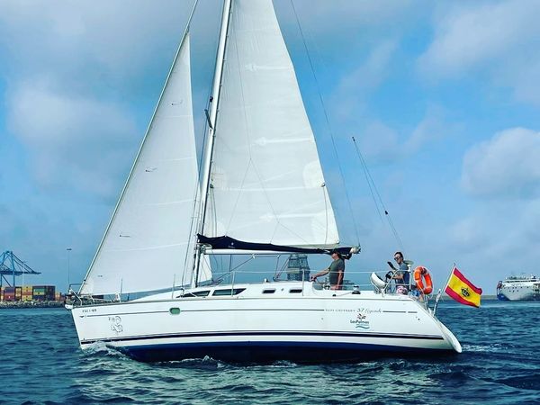 Jeanneau Sun Odyssey 37 | Rebeca y Samuel
