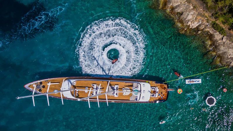 Custom Built 157 | Clase Azul