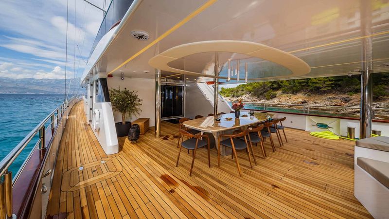 Custom Built 157 | Clase Azul