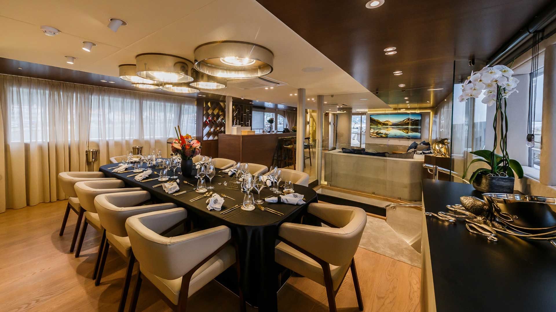 Custom Built 157 | Clase Azul