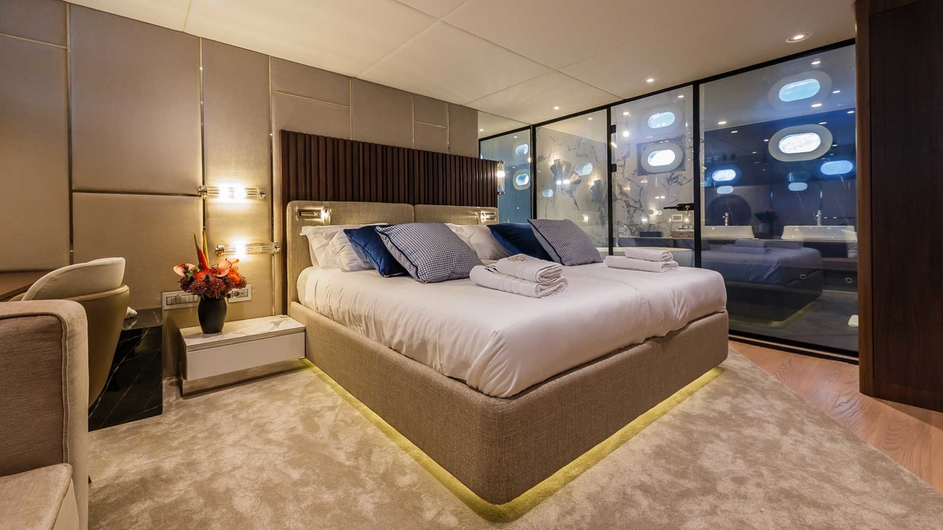 Custom Built 157 | Clase Azul