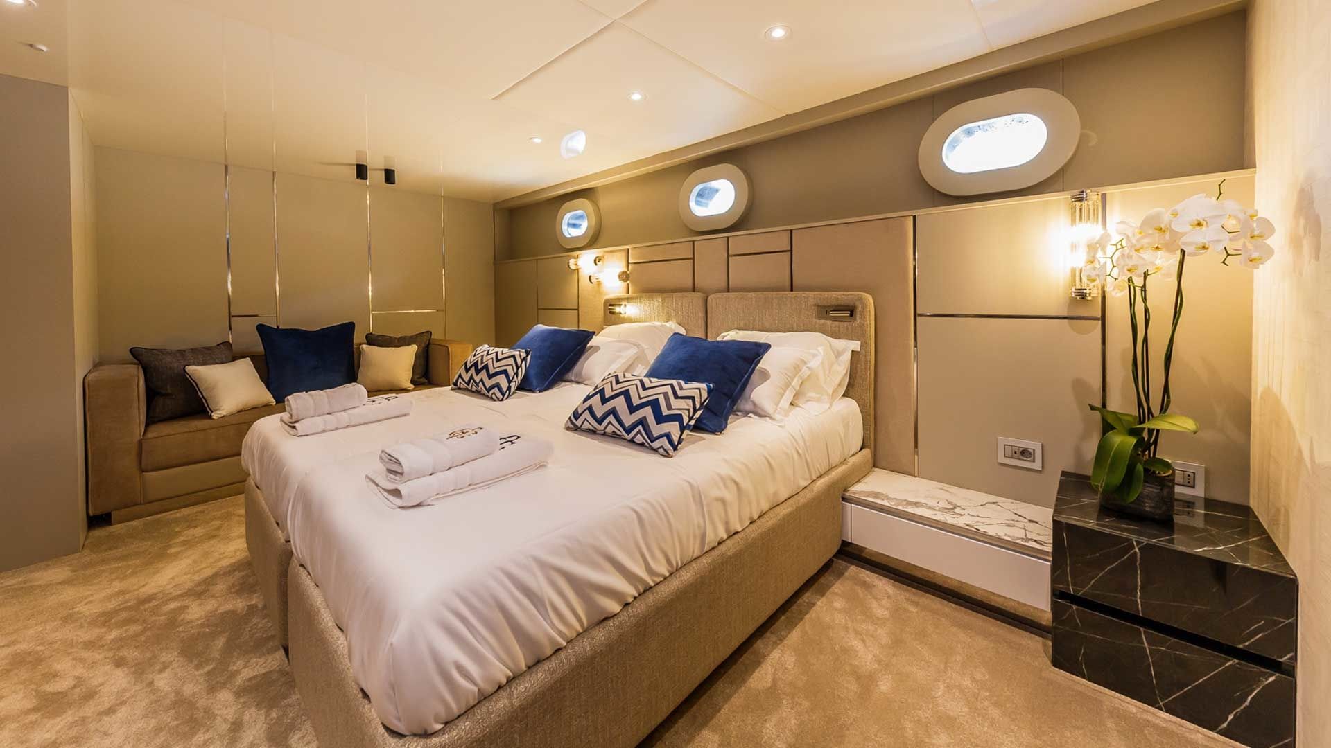 Custom Built 157 | Clase Azul