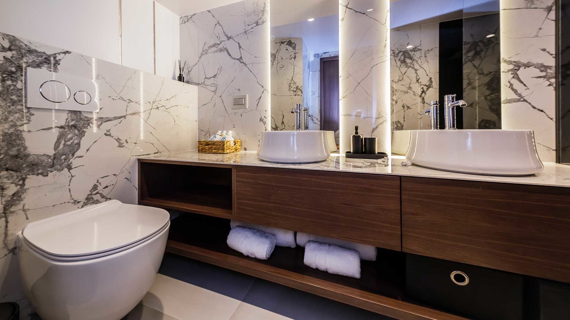 Custom Built 157 | Clase Azul