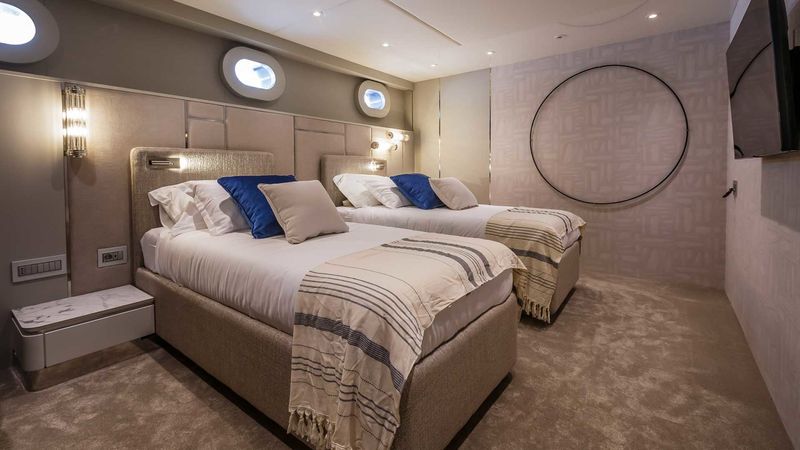 Custom Built 157 | Clase Azul