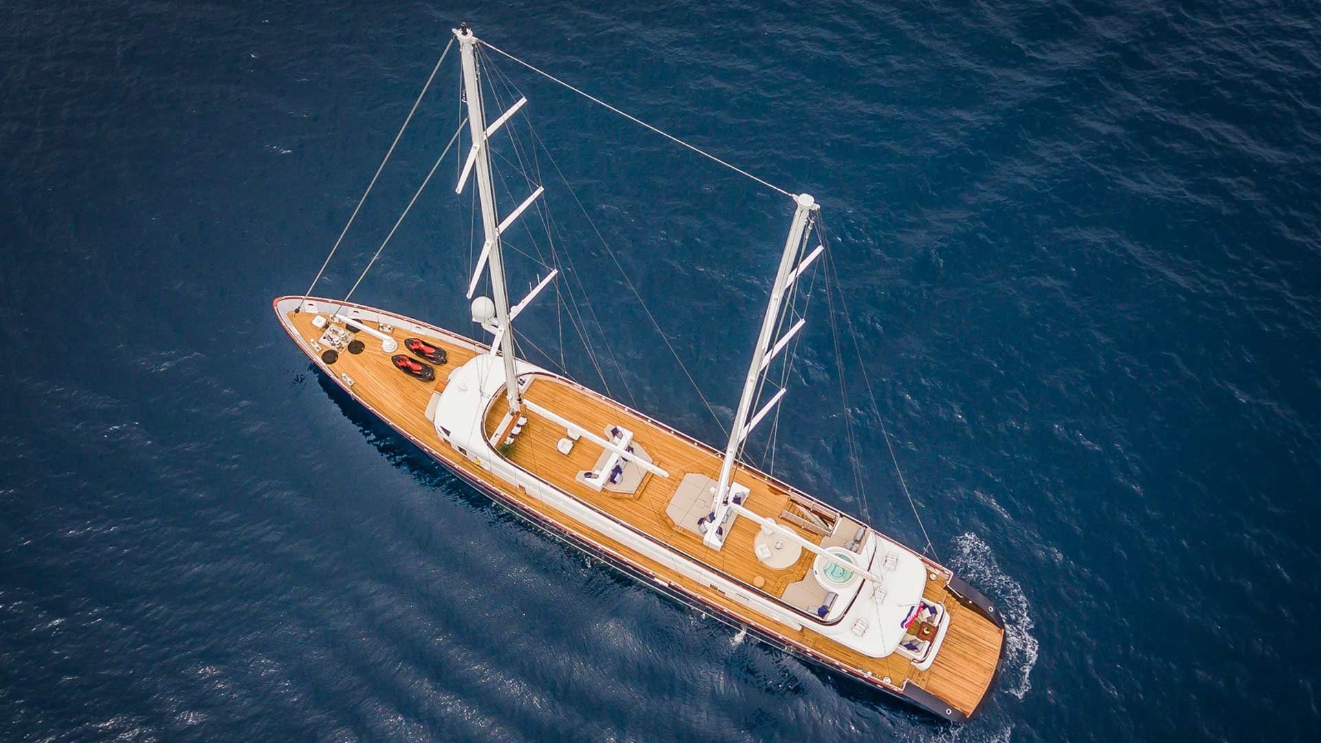 Custom Built 157 | Clase Azul