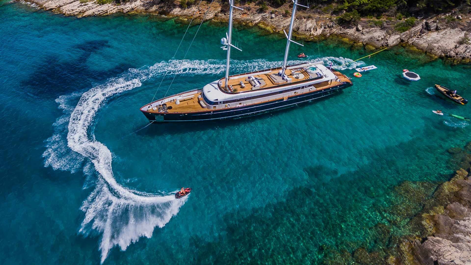 Custom Built 157 | Clase Azul