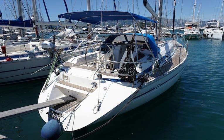 Bavaria Cruiser 41 | True Blue