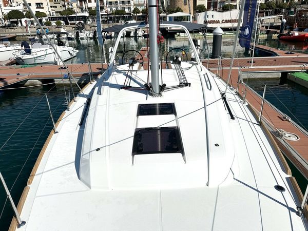 Beneteau Oceanis 38.1 | Triton