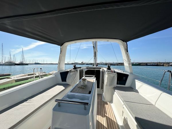 Beneteau Oceanis 38.1 | Triton