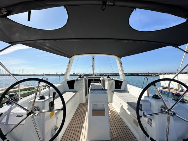 Beneteau Oceanis 38.1 | Triton
