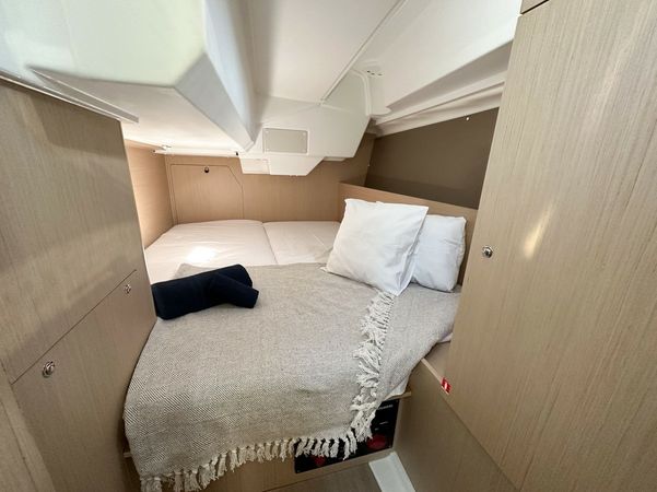 Beneteau Oceanis 38.1 | Triton